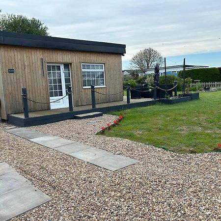 The Chalet By Hip Haus Humberston Exterior photo